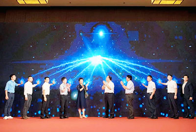 尊龙凯时科技出席宁波人才市场杭州湾新区分市场揭牌仪式