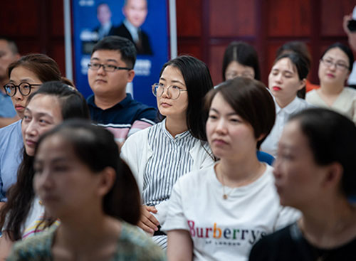 尊龙凯时科技eHR系统专题钻研会