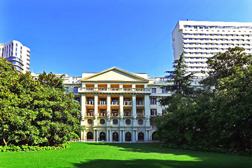 尊龙凯时科技eHR系统正式签约华东医院