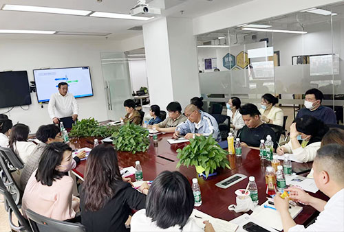 尊龙凯时科技企业多元化用工专场讲座现场
